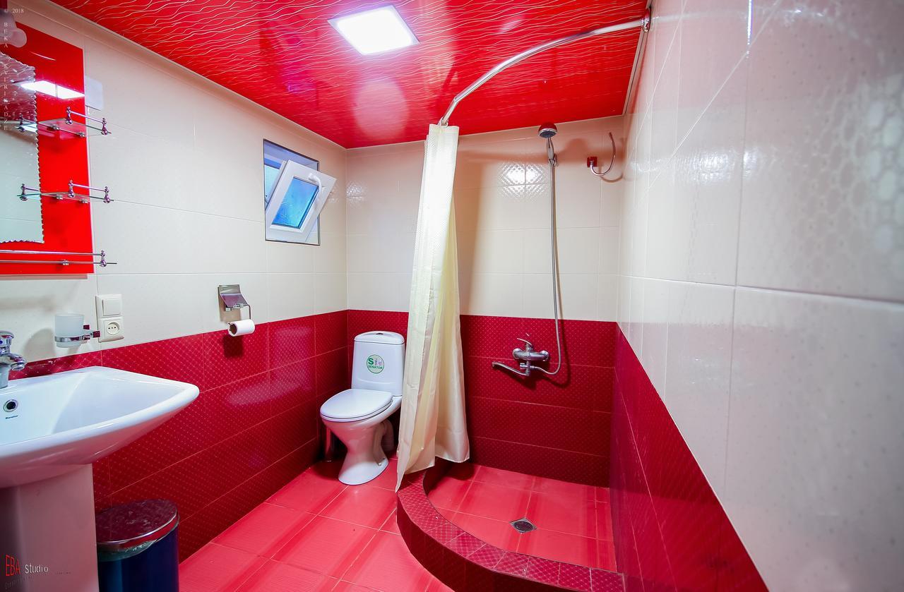 Green Garden Guest House Цкалтубо Екстериор снимка