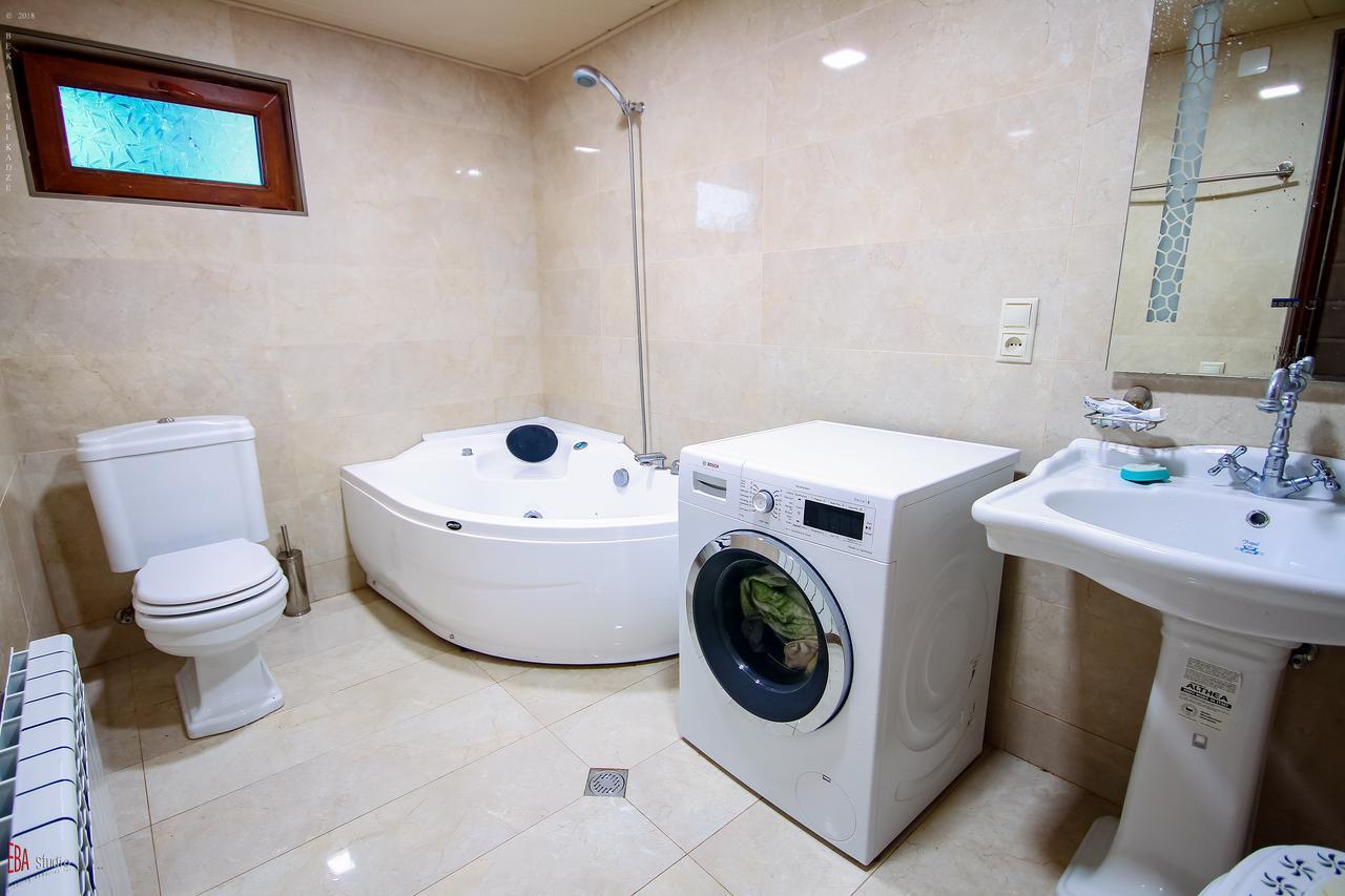 Green Garden Guest House Цкалтубо Екстериор снимка
