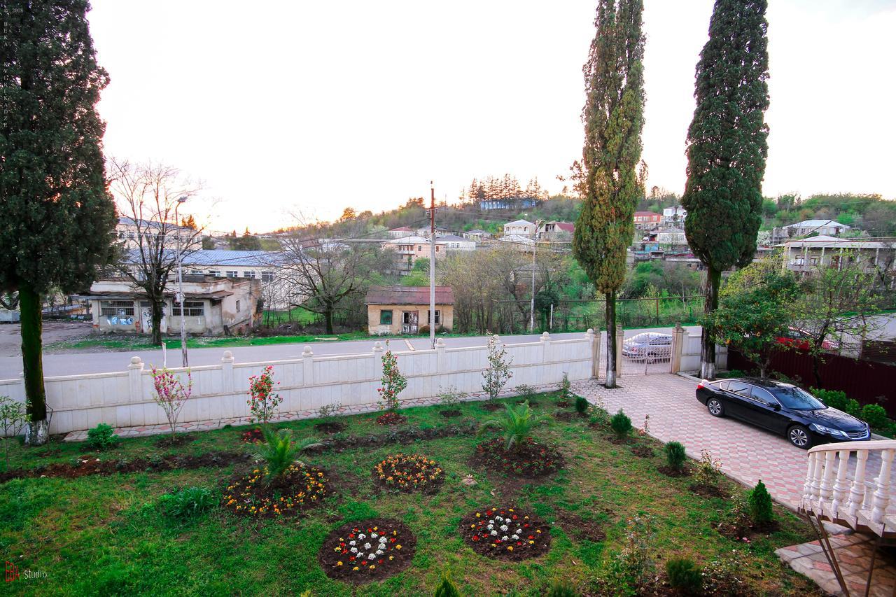 Green Garden Guest House Цкалтубо Екстериор снимка